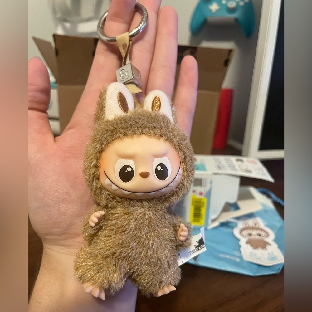 Labubu & Pin for Love